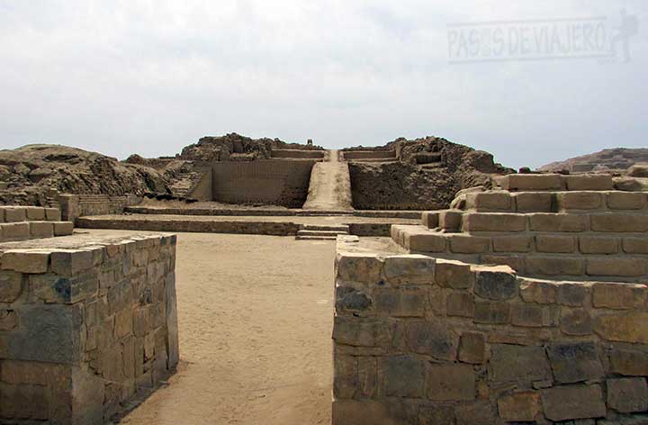Pirámide con rampa Pachacamac